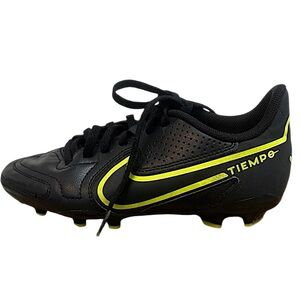 Nike Boys Soccer Cleats Size 2.5 Y Nike Tiempo Legend 9 Club MG DA1331-070 Black